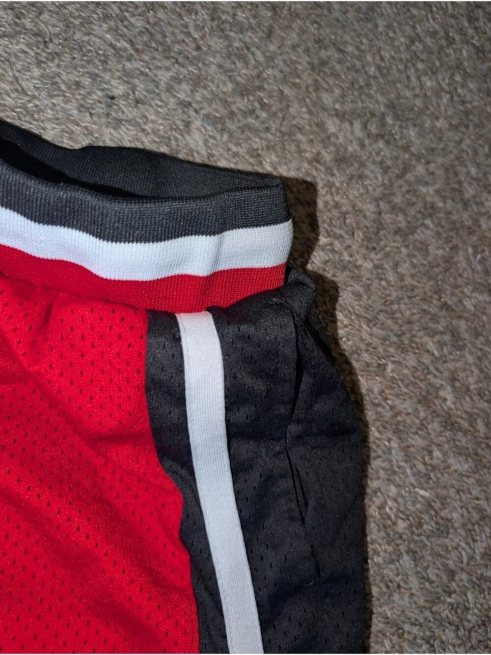 UltraGame Pants L Red Shorts Basketball Athletic Chicago Bulls Striped - Picture 4 of 9